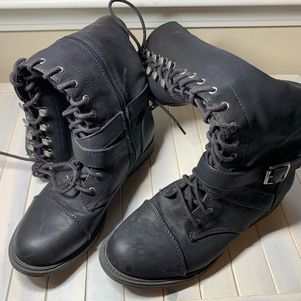 High laced boots